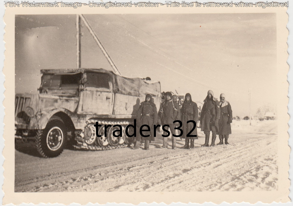 Foto Ostfront Wehrmacht Soldaten Halbkette Halbkettenfahrzeug Sd.Kfz. wintertarn