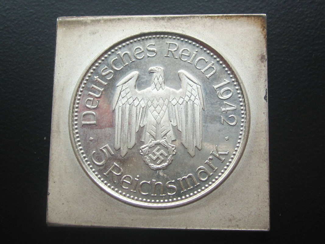 El retrato de Hitler no fue acuñado oficialmente en moneda. Foto4