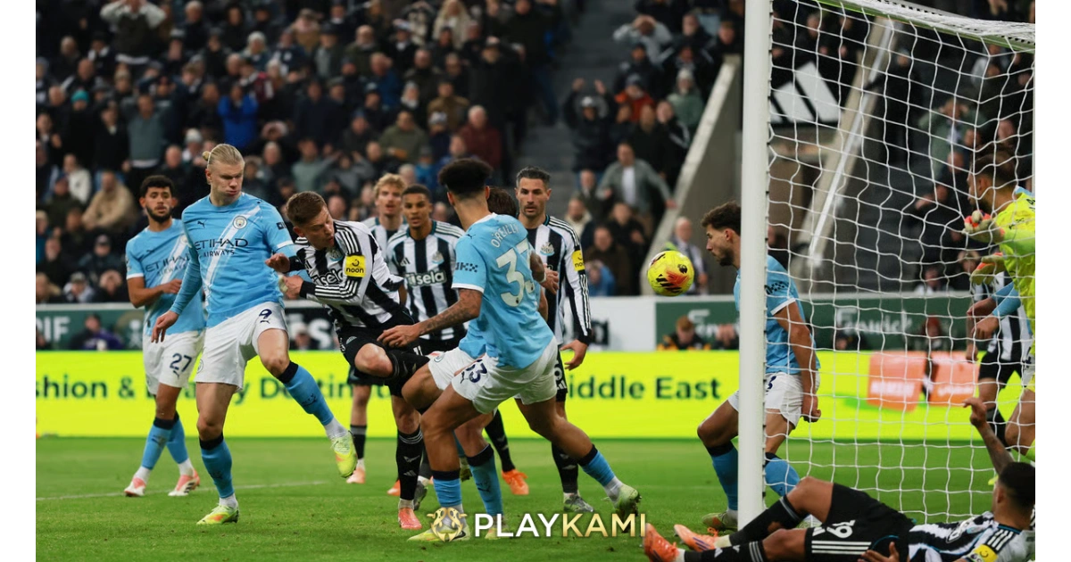 Brace Barnes memanfaatkan kemelut depan gawang