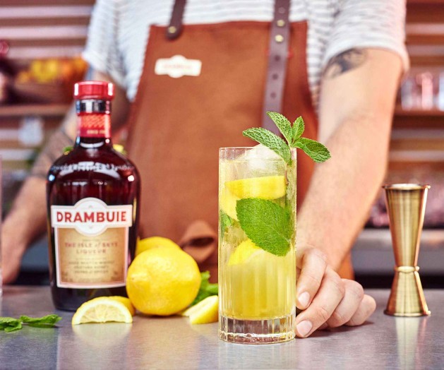 What do you mix Drambuie with