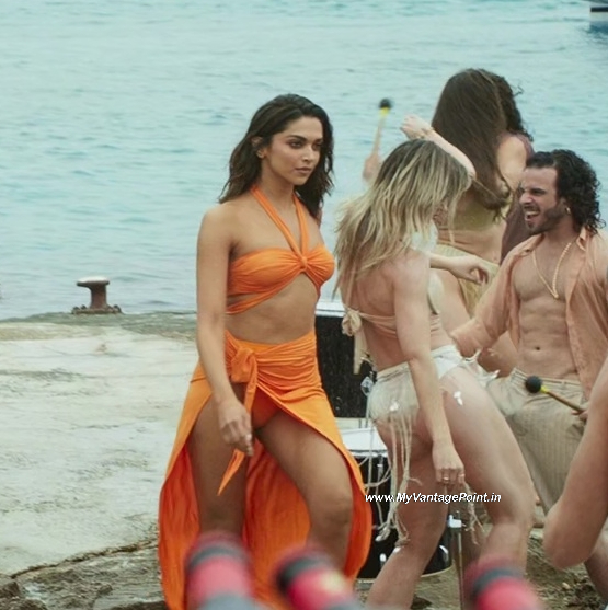 8-Deepika-Padukone-Hot-Scene-in-Pathaan-Movie-with-Shah-Rukh-Khan-My-Vantage-Point