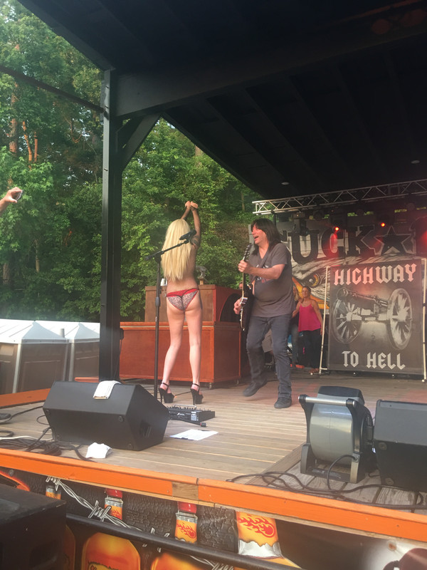 AB4057CF-3AFA-4B1F-B48B-FA303958C17E