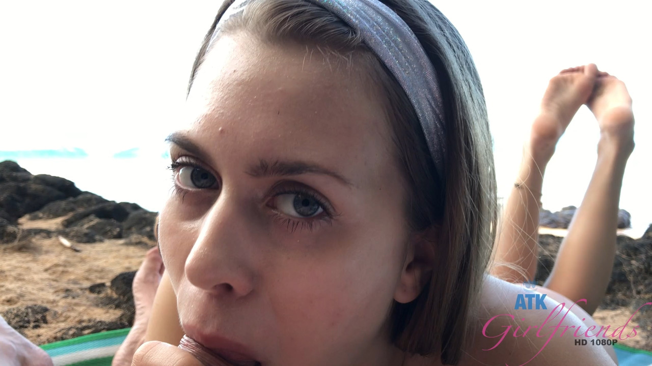 JKassidy - ATKG!rlfr!3nd$ - 092119 HD.mp4_snapshot_01.33.833