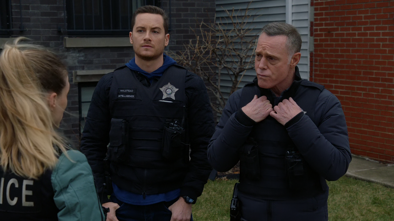 Chicago.P.D.S09E13.Still.Water.1080p.10bit.AMZN.WEB-DL.DDP5.1.HEVC-Vyndros.mkv_snapshot_27.01_[2022.