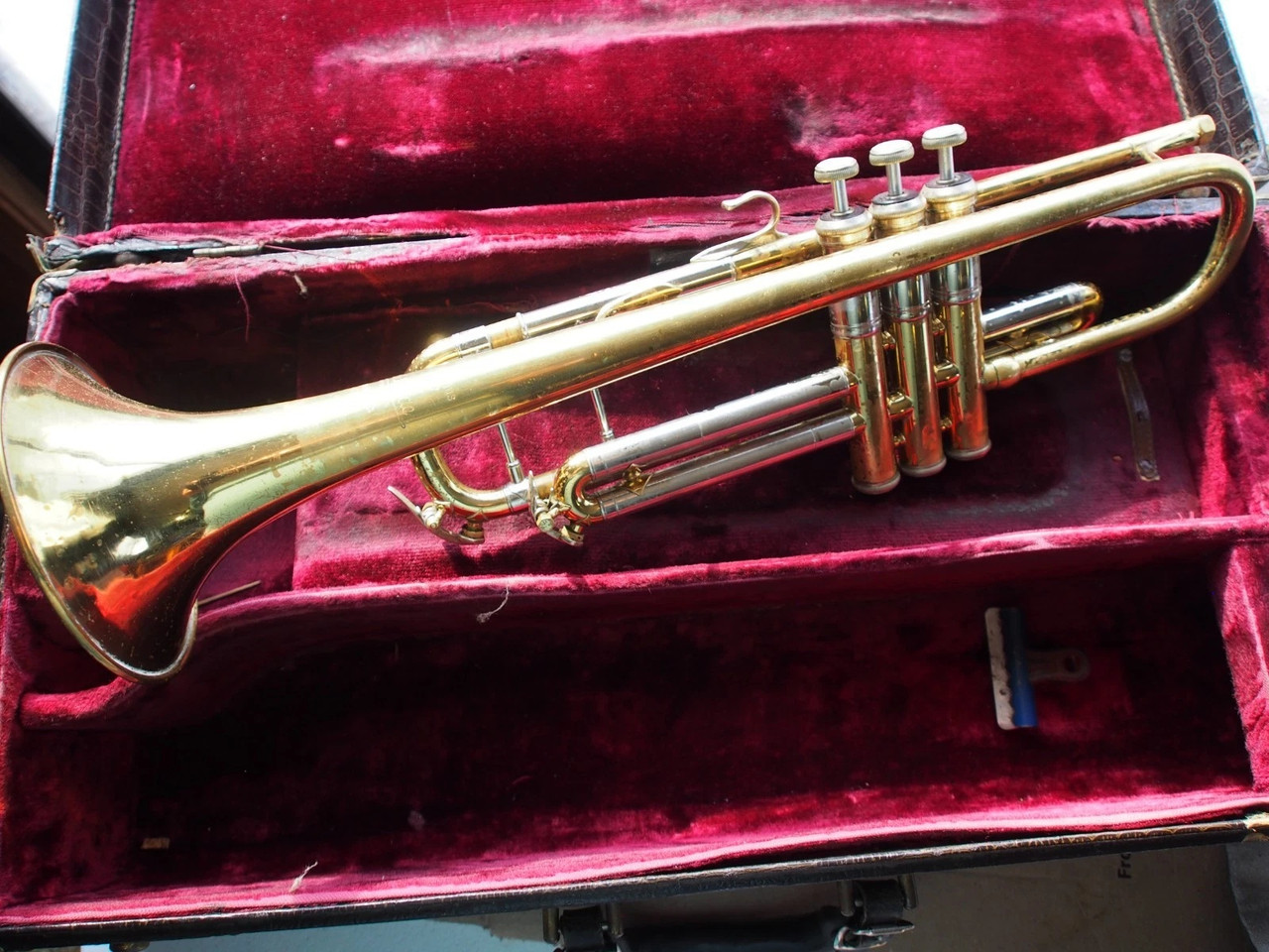 Bach Stradivarius Trumpet 1966 sn 38241 (2)