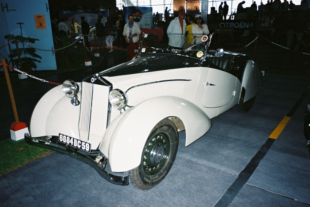F1020002