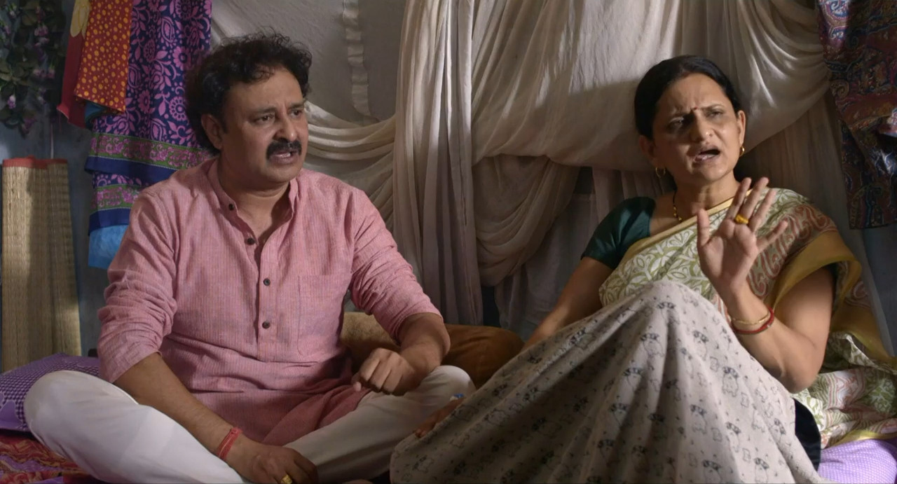 Gullak 2019 WebRip Season 1 [Hindi + Tamil + Telugu + Malayalam + Kannada] 480p 720p ESub Screenshot