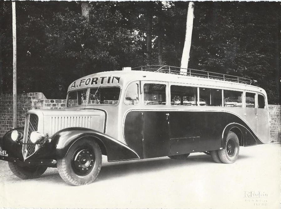 Autocar - Photographie - Flers (Orne)