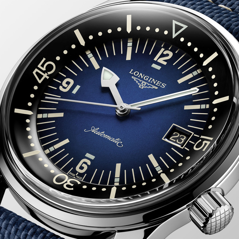 2021-Longines-Legend-Diver-Date-Gradient-Blue-Dial-L3.774.4.90.2-4