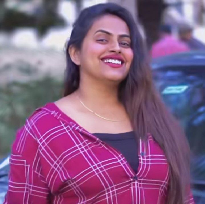 Hot indian girl big boobs flashing exclusive viral video