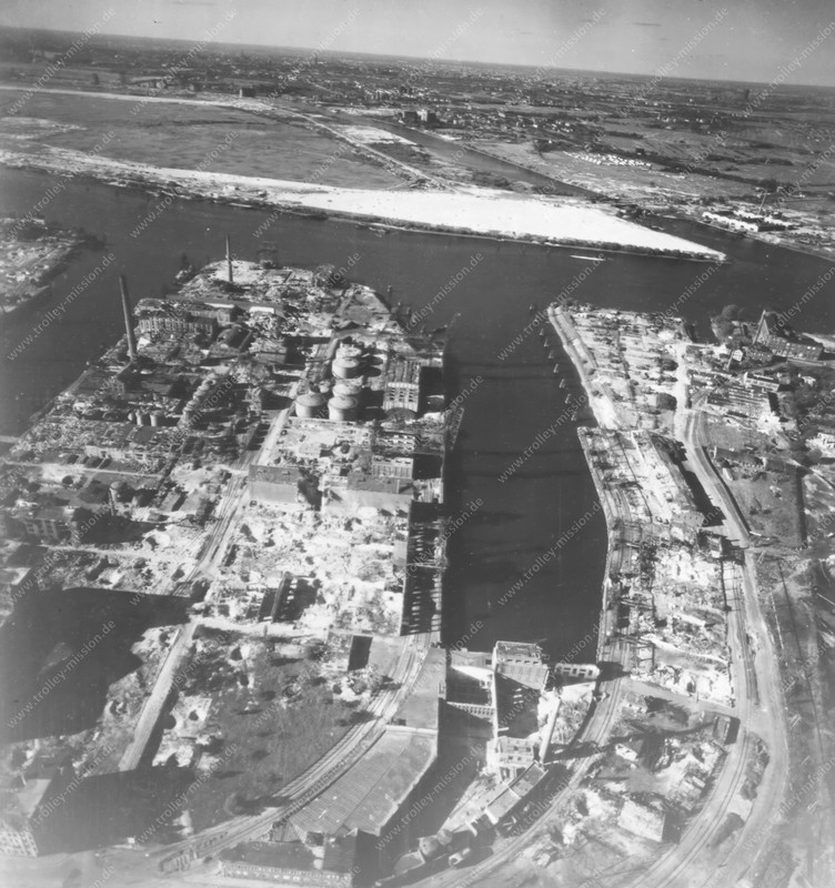 Hambourg-1945 Luftbild-harburg-1945-seehafen-hamburger-leistungsfutter-reiherstieg-schleuse