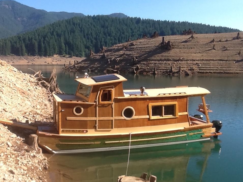 Houseboat.jpg
