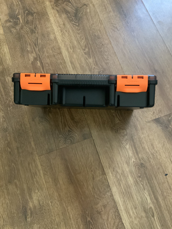 E9D609A6-FD1D-4FED-AEC3-E7016F7AEE6A