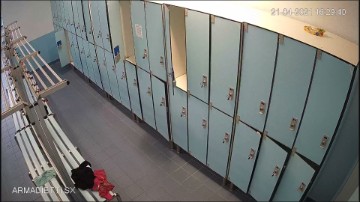 [Image: Voyeur45335140756.jpg]