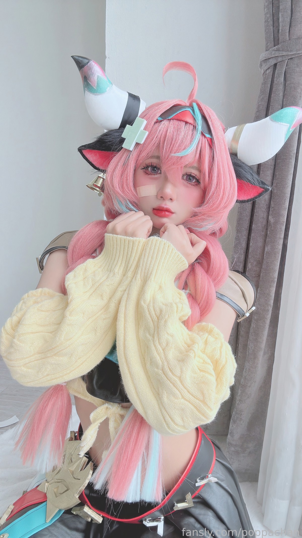 PoppaChan Varesa Cosplay Set – 33 Photos 177MB插图5