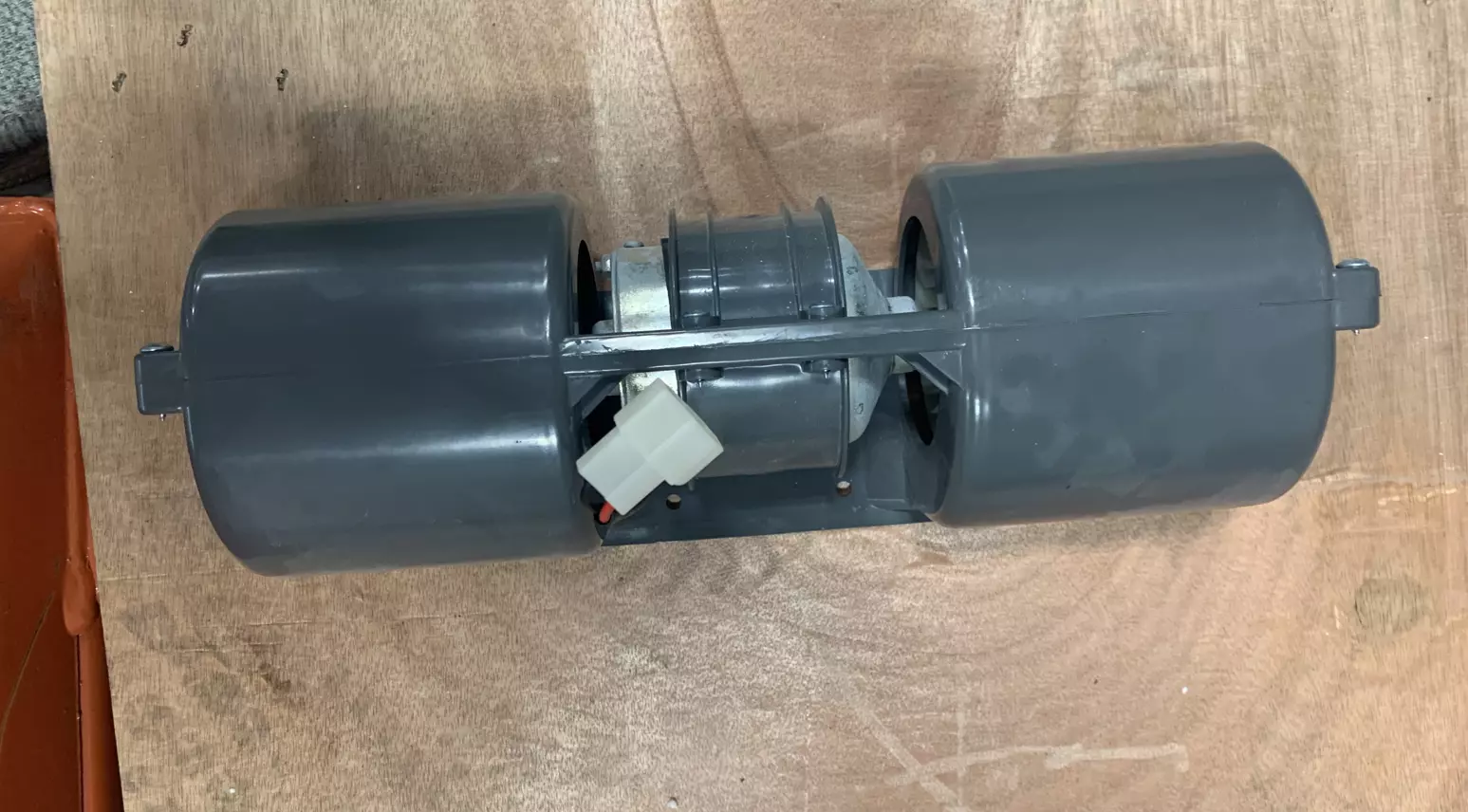New A/C Universal Blower Motor - 2 Vents - 12V - Picture 1 of 7