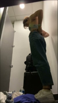 [Image: Voyeur12615082250.jpg]