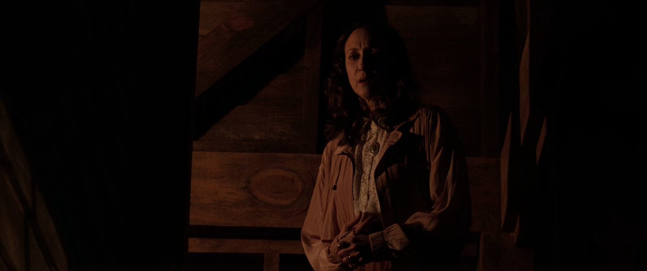 The-Conjuring-The-Devil-Made-Me-Do-It-2021-Hindi-English-720p-HEVC-EAC3-6ch-ESub-mkv-0005