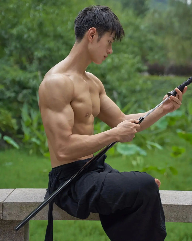 Photo by Chinese hunks 全球華男 on January 06, 2023. (2)