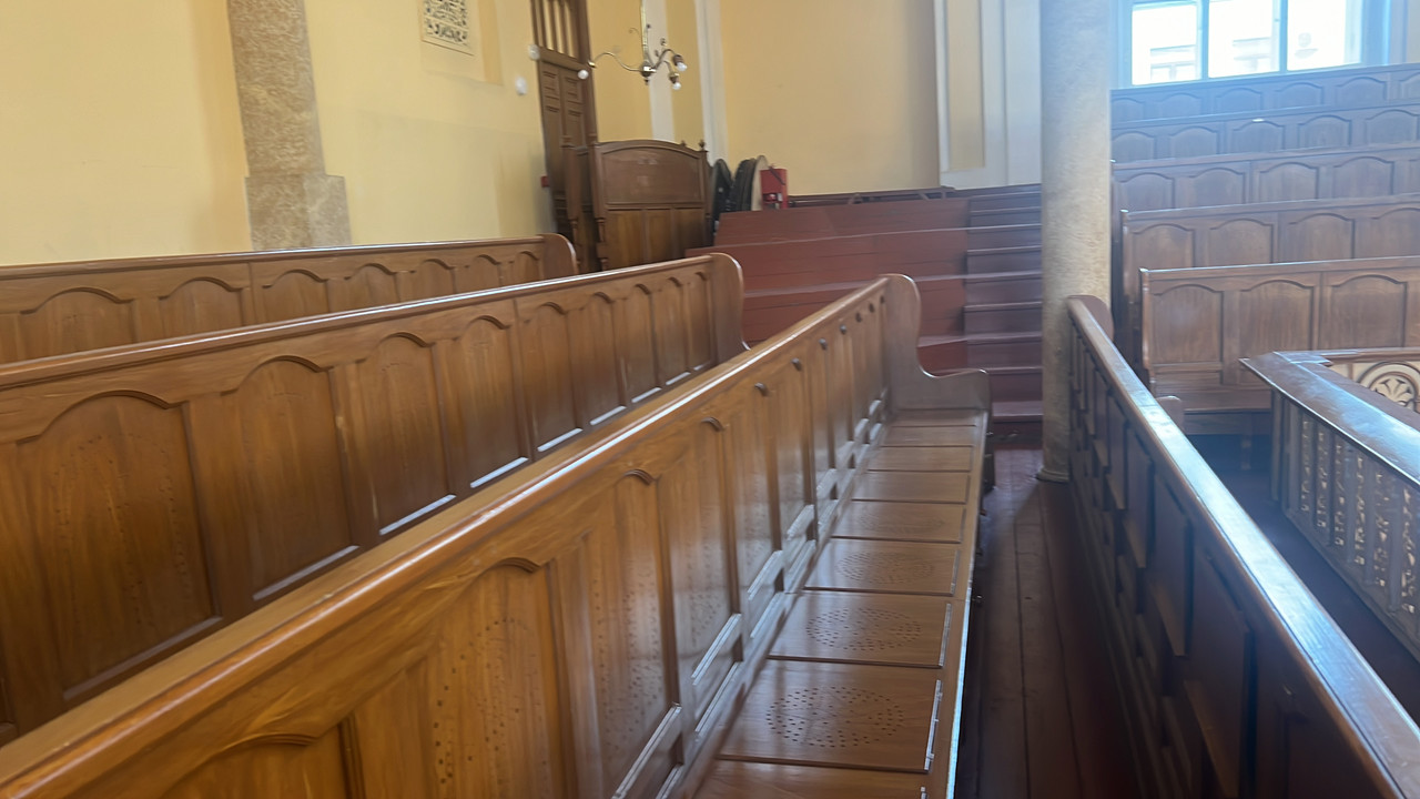 AA4CE2F6-1C3E-4E04-9A4A-8187E275A41A