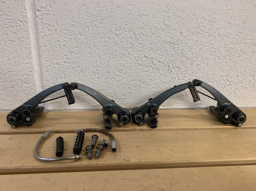 F0D7B4E4-3219-4404-8520-358557312EF5