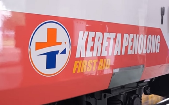 Kereta Penolong berfungsi melakukan evakuasi sarana kereta api seperti kereta, gerbong atau lokomotif ketika terjadi gangguan dalam perjalanan.