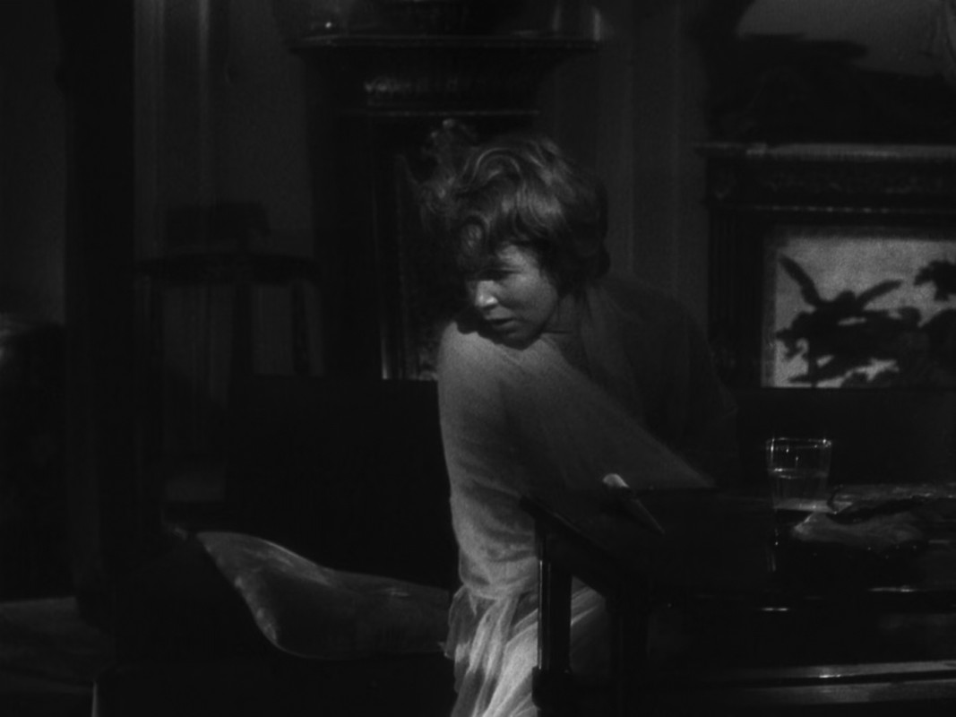 The Exterminating Angel (1962) Criterion.mkv_snapshot_01.00.59_[
