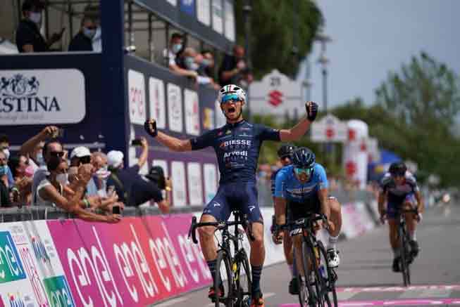 La vittoria di Bonelli a Cesenatico (© Giro dItalia Under 23)