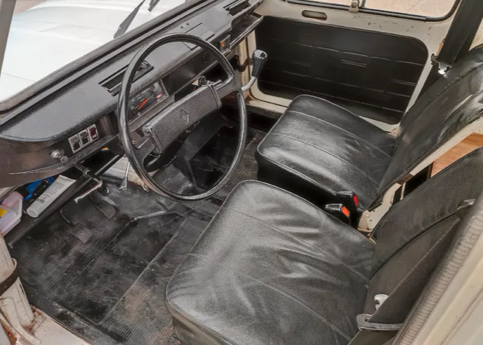 B8EE8349-A846-45E9-8A4E-23773B4E0D87