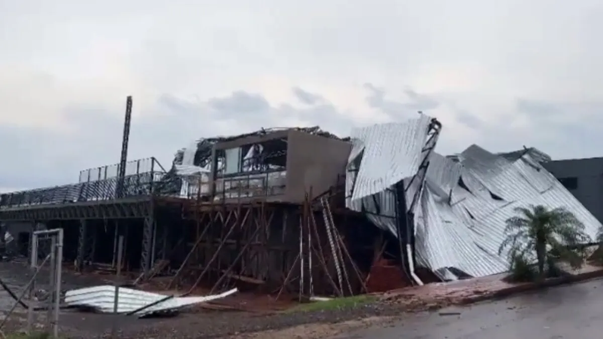 Un muerto y 60 heridos deja desplome de techo de un gimnasio en Brasil