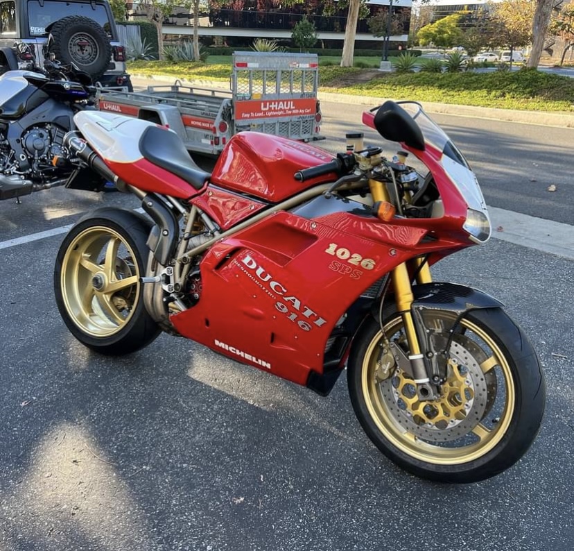 12863B3F-A33A-44EC-AADC-9A8580B1F0DD