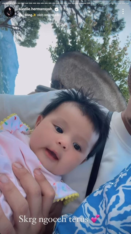 Potret Ameena Hanna Nur Atta yang tak pernah absen ngoceh saat liburan ke Italia.