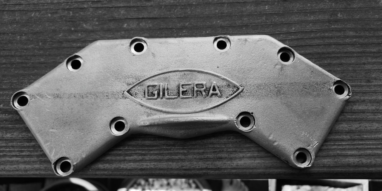 Cache culbuteur perçages usinés