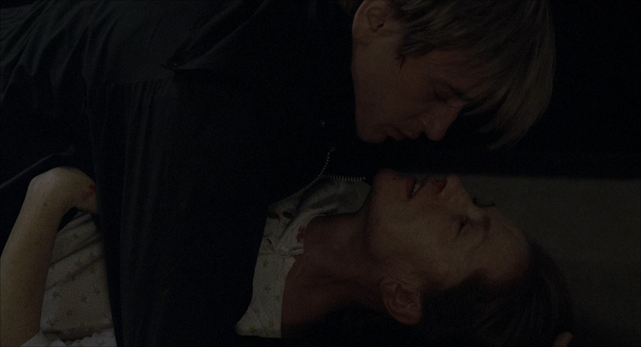 The Piano Teacher 2001 Criterion.mkv_snapshot_01.59.41_[2018.01.