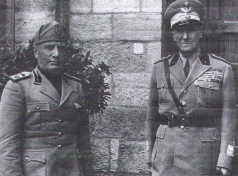 Benito Mussolini y Rodolfo Graziani