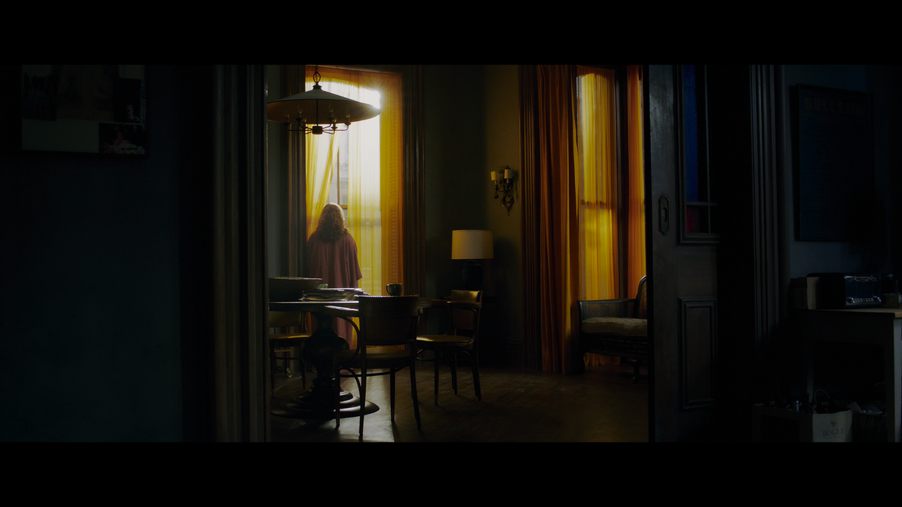 The.Woman.in.the.Window.2021.2160p.NF.WEB-DL.DoVi.HDR10.H.265-Нечипорук.mkv_snapshot_00.03.20.197