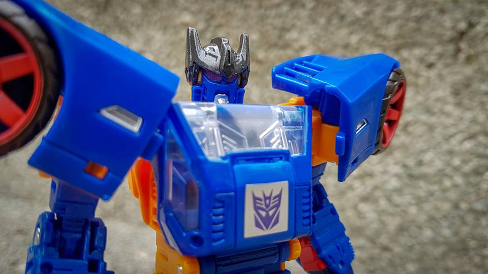 40767806_2215875018631838_6836423230295638016_n