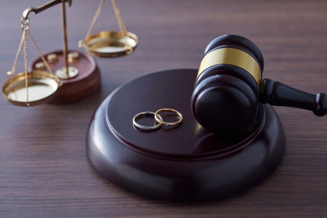 preventing-divorce-related-financial-hardships