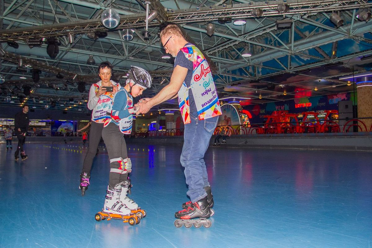 Ванечка на роликах