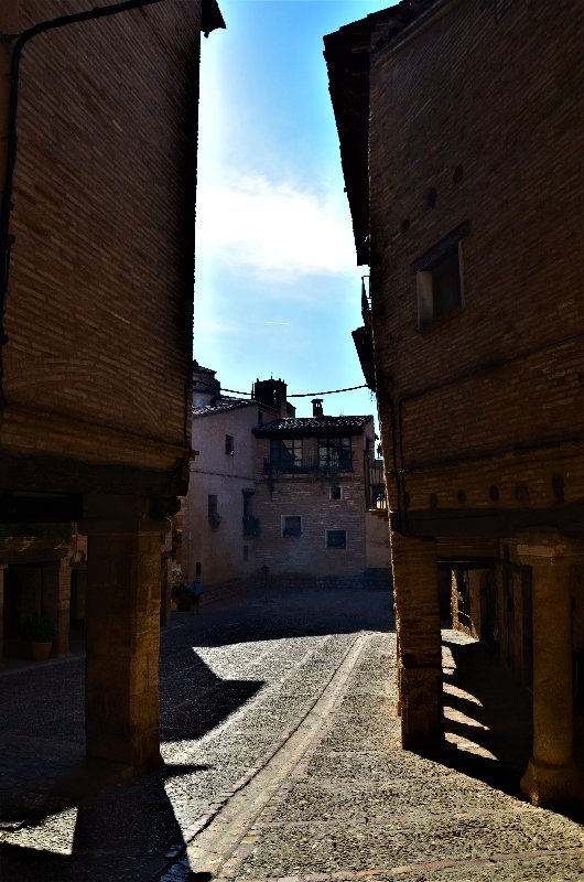 ALQUEZAR-19-4-2017-HUESCA - Los pueblos más bonitos de España-2010/2023 (25)