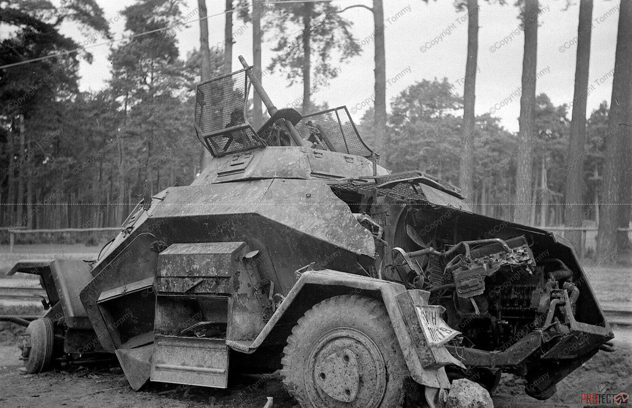 negativ foto Front SD kFZ 222 Spähpanzer Wrack