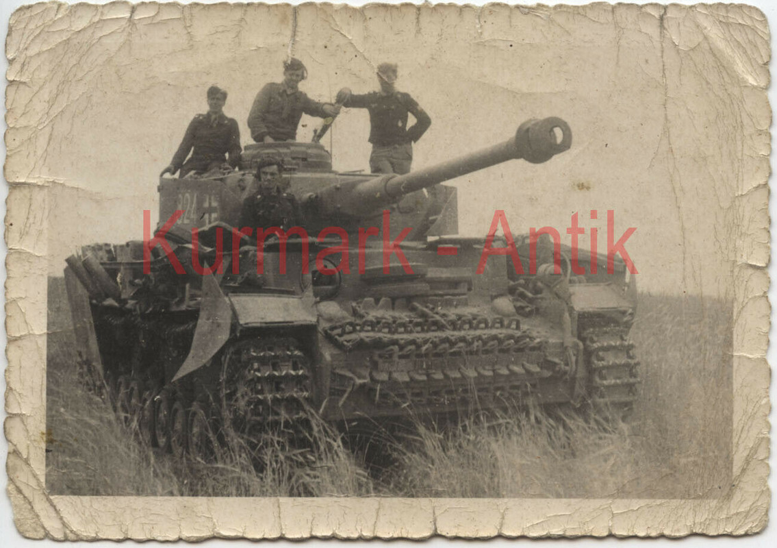Foto Wehrmacht Stabs Kompanie Panzer Regt. 1 Panzer IV Seitenschürze Front