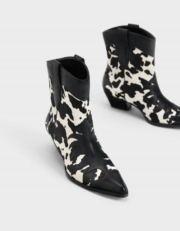 Bershka kožne crno bele kaubojke