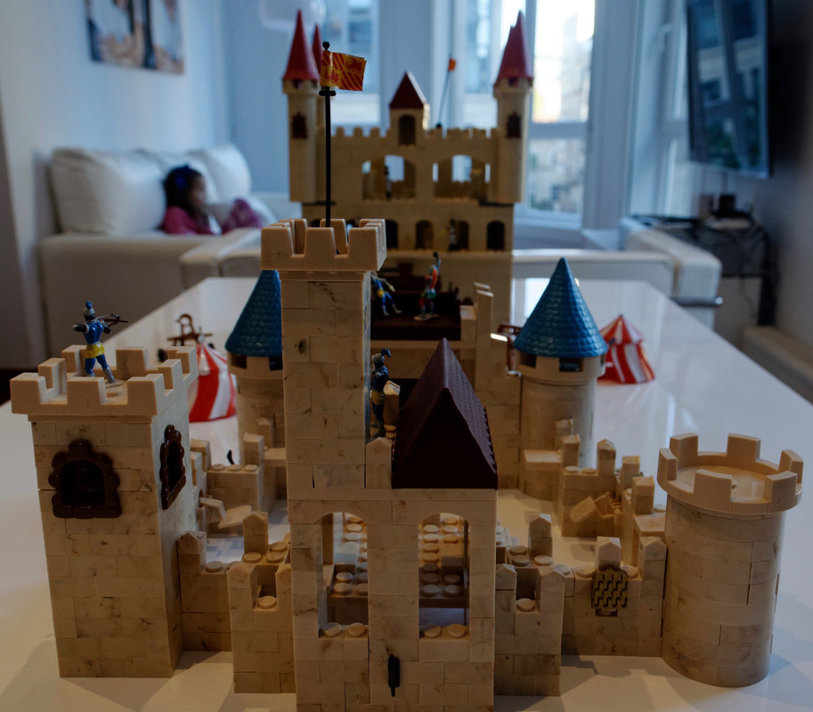 Exin Castillos - Asalto a la Fortalez y Casa dis