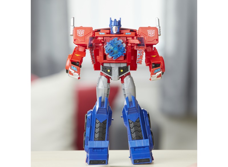 Transformers-Cyberverse-Ultimate-Optimus-Prime-006