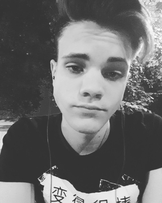 F2625795-8D6E-45BB-869E-C6A4BBFFC1A4