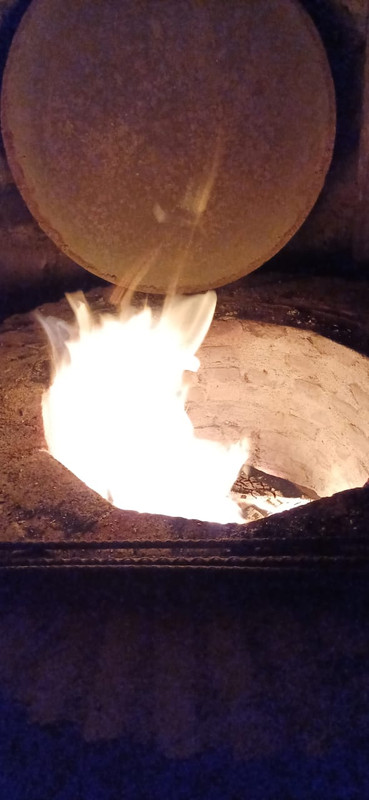 Fuego ardiendo en el horno