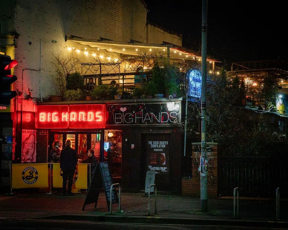 Big-Hands-Bar