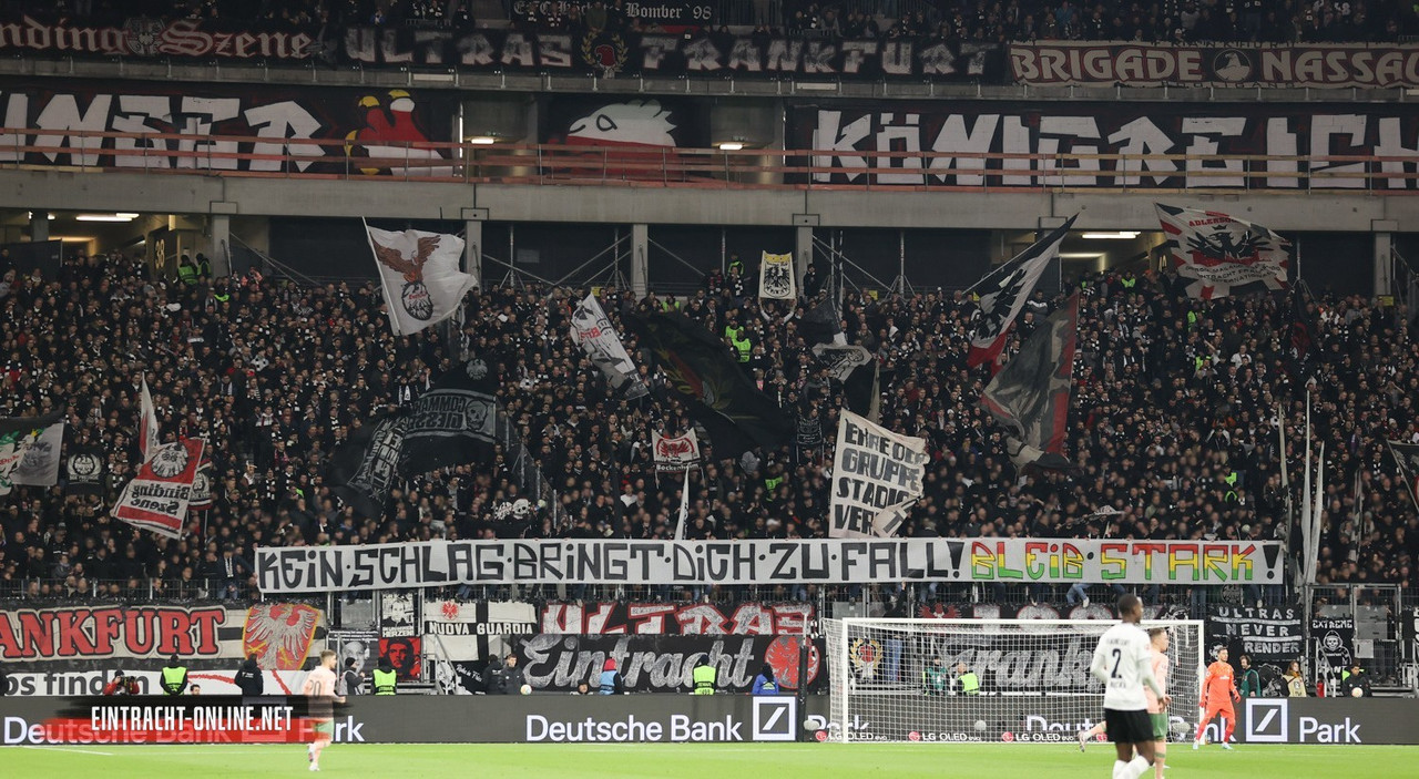 22-23-eintracht-frankfurt-sv-werder-bremen-023.JPG-nggid045753-ngg0dyn-1500x824x90-00f0w010c010r110f