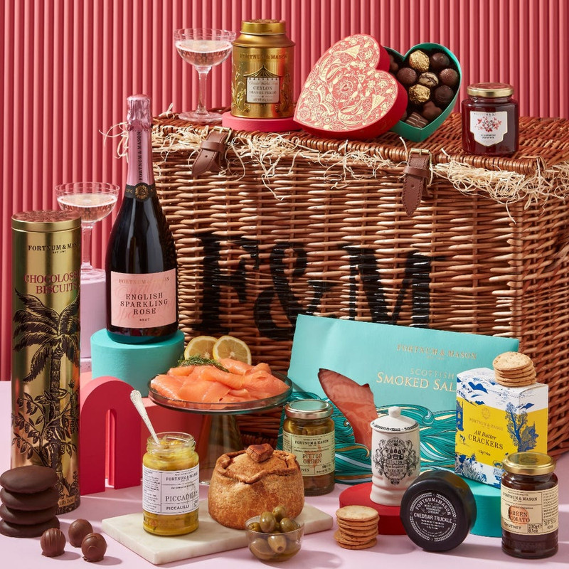 new-val25-the-fortnums-valentines-hamper-mob-sq-a